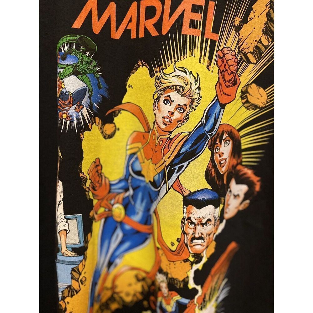 THE MIGHTY CAPTAIN MARVEL Marvel Comics Black T-Shirt Size 1X - Picture 6 of 6